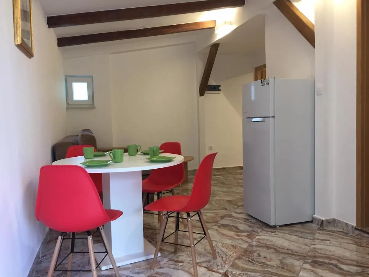 One-Bedroom Apartment, Wifi, Airco, Parking, Washing Machine, Grill 메덜린 아파트