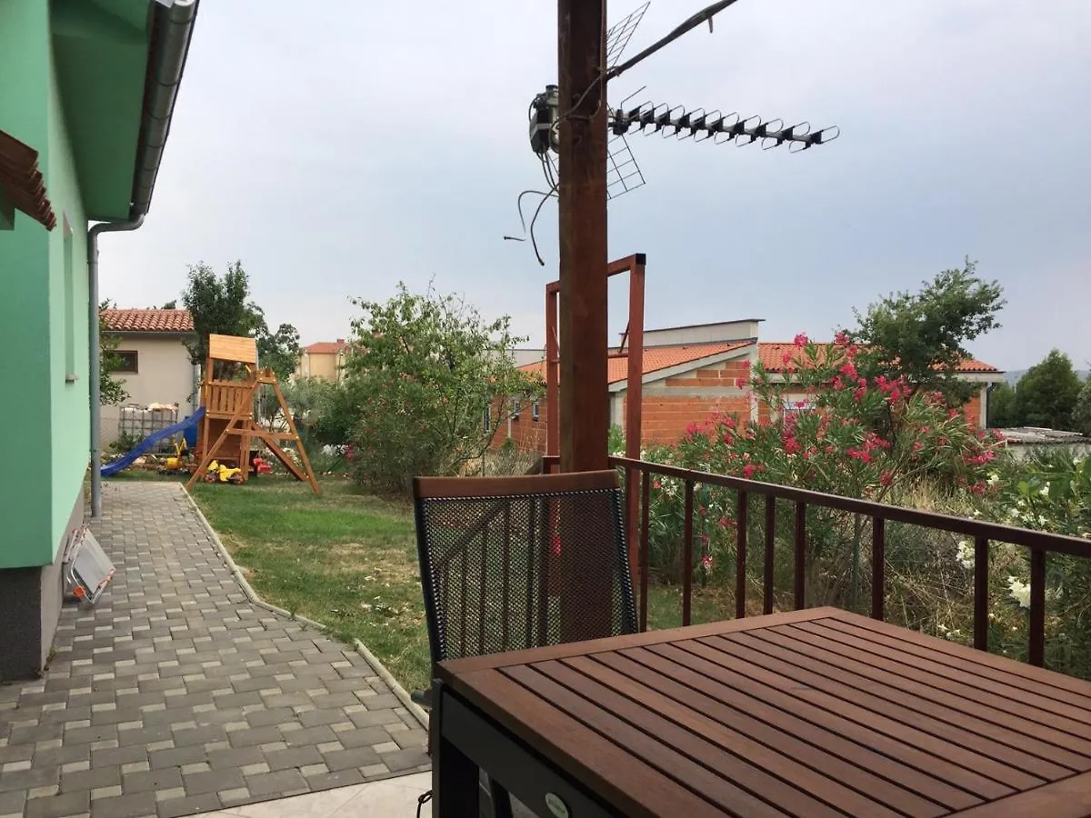 One-Bedroom Apartment, Wifi, Airco, Parking, Washing Machine, Grill 메덜린 아파트