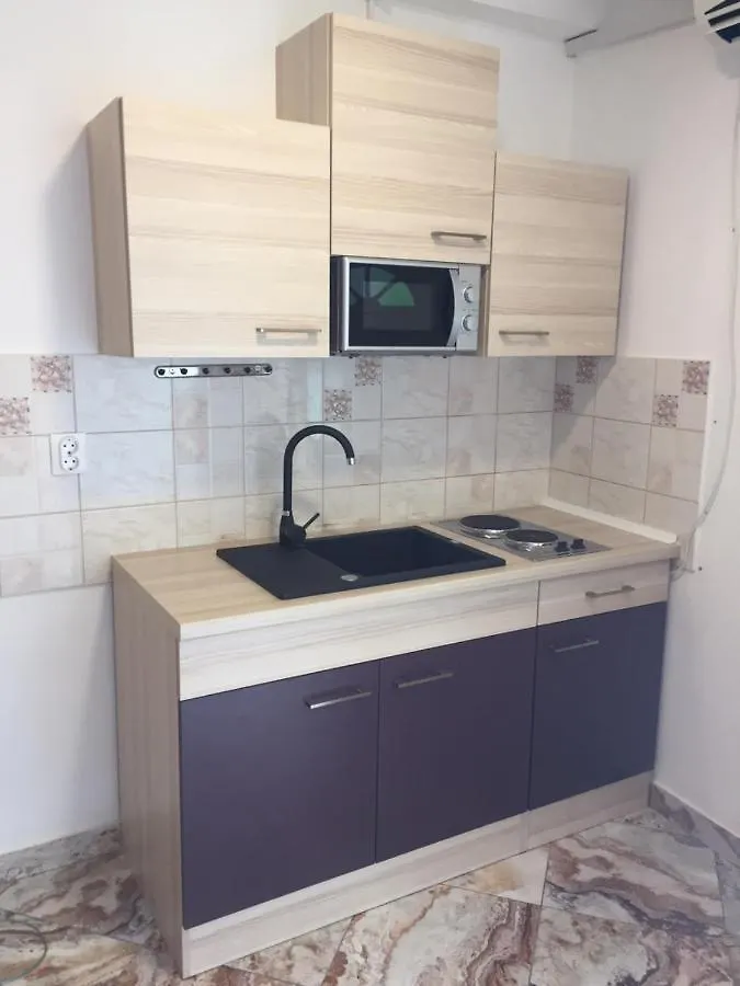 One-Bedroom Apartment, Wifi, Airco, Parking, Washing Machine, Grill 메덜린 0*,