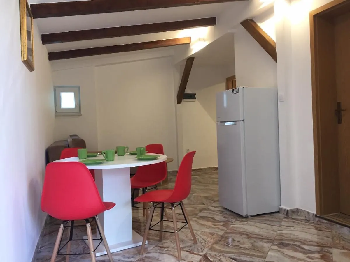 Apartment One-Bedroom Apartment, Wifi, Airco, Parking, Washing Machine, Grill Medulin